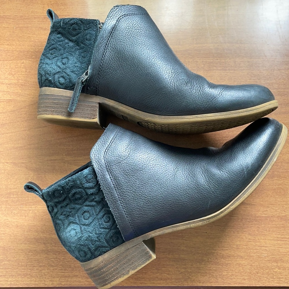 Toms leather ankle boots